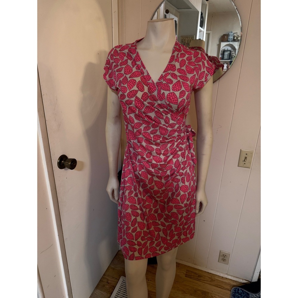 Diane Von Furstenberg Silk Jersey Short Sleeved Raspberry Print SideTie Dress 6